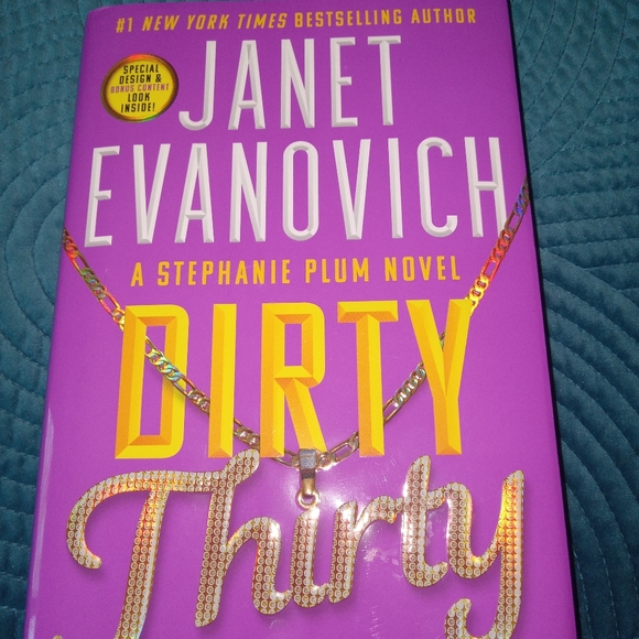 Janet Evanovich: Dirty Thirty AND Lean Mean Thirteen Hardbacks Set of 2 - Picture 2 of 6